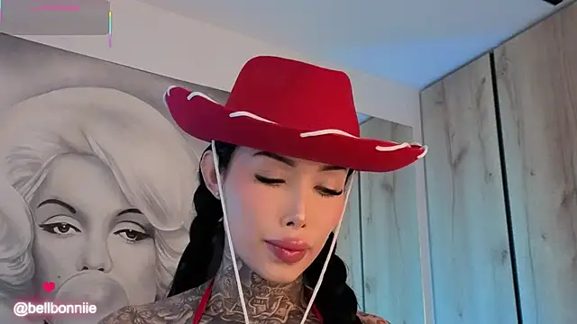 belllbonniie online show from October 12, 8:52 pm