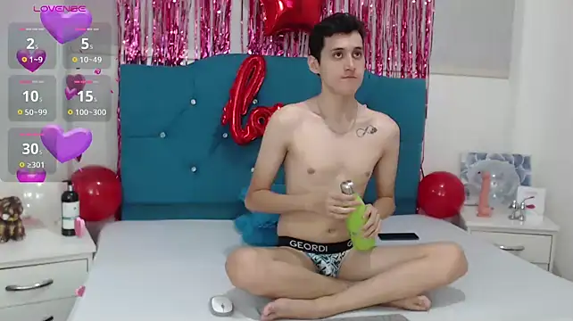 Snapshot of LuigiMarchetti chatting on February 12, 8:04 pm LuigiMarchetti online show from February 12, 8:04 pm