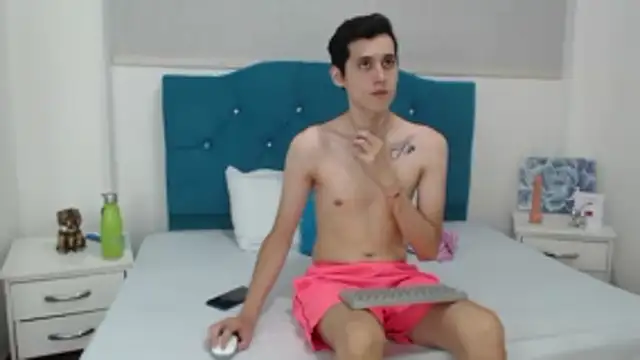 Snapshot of LuigiMarchetti chatting on February 27, 7:58 pm LuigiMarchetti online show from February 27, 7:58 pm