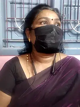 Snapshot of Tamil_Azhaghi25 chatting on June 1, 5:58 pm Tamil Azhaghi25 online show from June 1, 5:58 pm