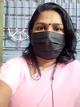 Snapshot of Tamil_Azhaghi25 chatting on June 24, 1:32 pm Tamil Azhaghi25 online show from June 24, 1:32 pm
