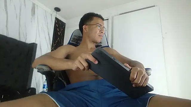 aston xvera online show from November 12, 3:51 am