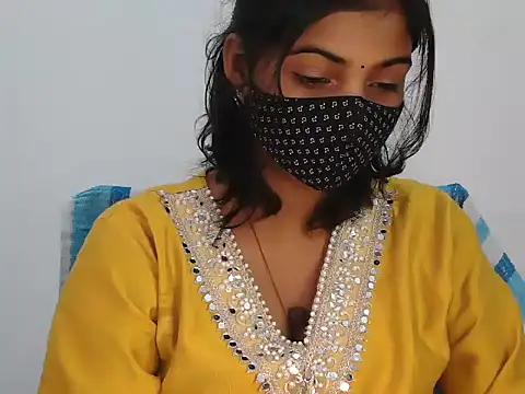 Hott Noor online show from November 11, 8:25 am