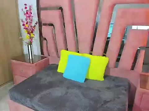 MaraKarly online show from March 6, 7:32 pm