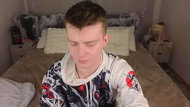 happy de1mos online show from October 29, 9:38 pm