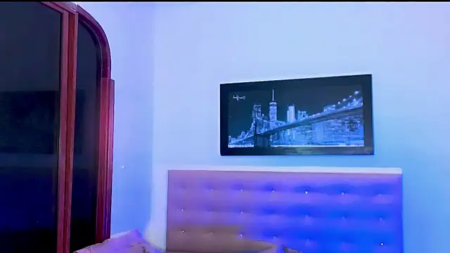 Snapshot of aura-monet chatting on December 14, 5:02 am aura-monet online show from December 14, 5:02 am