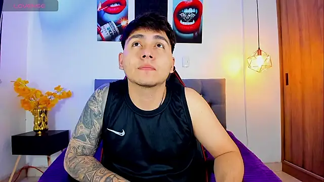 Nicolas James Sc online show from November 7, 1:44 pm