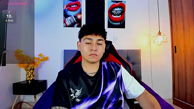 Nicolas James Sc online show from November 10, 1:32 pm