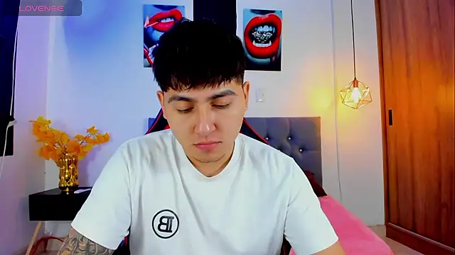 Nicolas James Sc online show from November 24, 2:06 pm