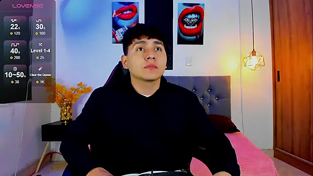 Nicolas James Sc online show from December 2, 1:39 pm