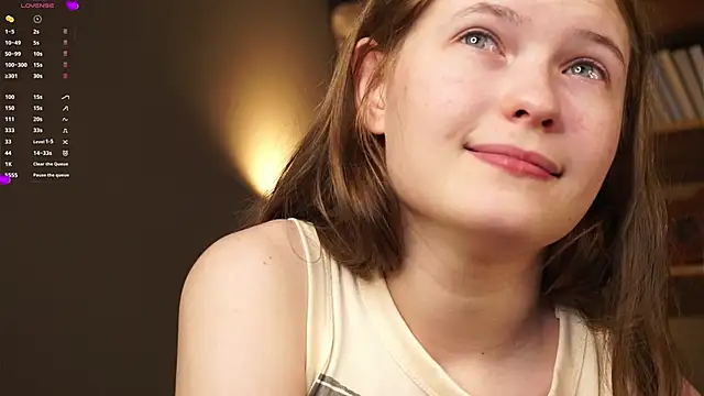 LynHillaire online show from January 18, 1:26 pm