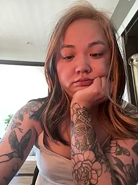 Snapshot of violet_lin chatting on April 10, 10:14 pm violet lin online show from April 10, 10:14 pm