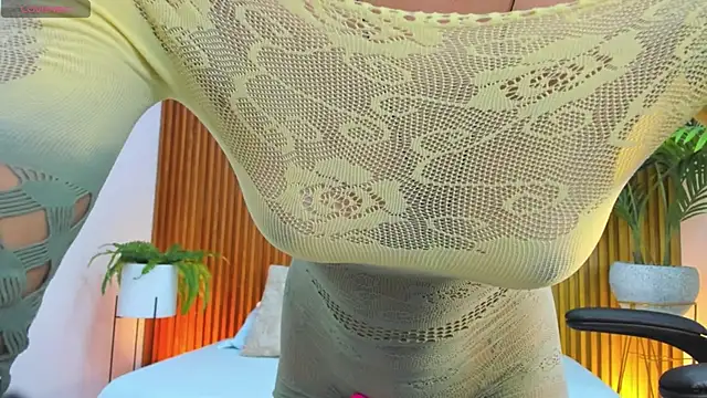 Snapshot of amberboss_ chatting on September 8, 7:13 pm amberboss online show from September 8, 7:13 pm