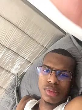 criss zuri online show from December 14, 11:48 am