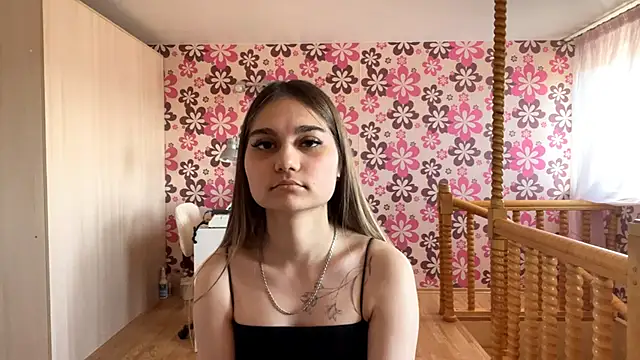 ellieluvureyes online show from October 1, 8:09 am