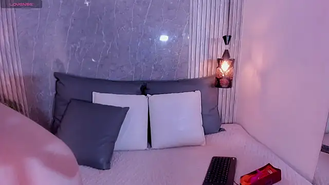 Snapshot of Missblonde_doll chatting on November 11, 9:37 pm Missblonde doll online show from November 11, 9:37 pm