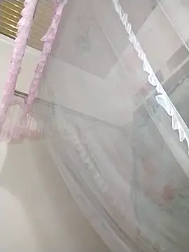 Snapshot of Helen69x chatting on November 20, 3:45 pm Helen69x online show from November 20, 3:45 pm