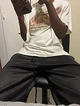 Snapshot of MeneerIan chatting on January 8, 9:28 pm MeneerIan online show from January 8, 9:28 pm