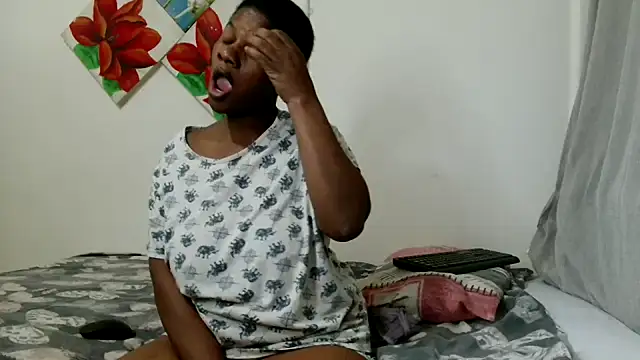 Snapshot of CrunchyxxSexy chatting on September 22, 7:05 pm CrunchyxxSexy online show from September 22, 7:05 pm