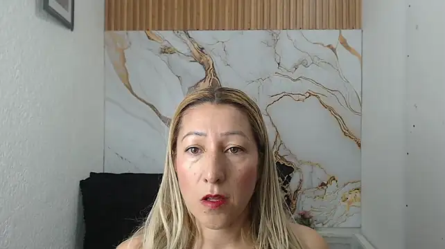 swetchrystal online show from September 9, 12:37 pm