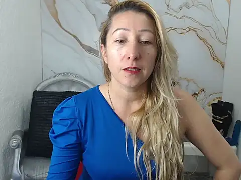 swetchrystal online show from September 21, 1:02 pm