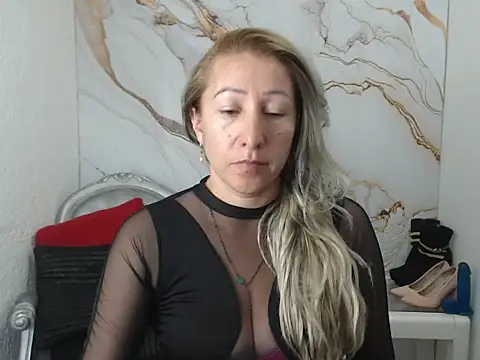 swetchrystal online show from September 26, 9:30 pm