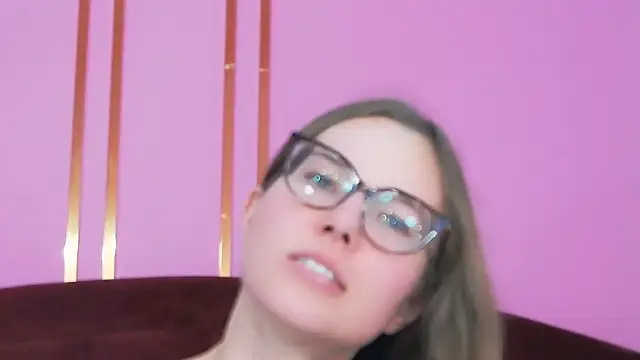 JessieJuss online show from November 8, 3:45 pm