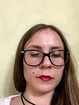 SophieDesire online show from September 18, 8:49 am