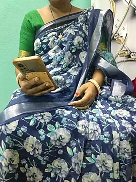 Snapshot of desi_boudi87 chatting on October 14, 1:01 pm desi boudi87 online show from October 14, 1:01 pm