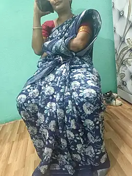 Snapshot of desi_boudi87 chatting on October 19, 12:06 pm desi boudi87 online show from October 19, 12:06 pm