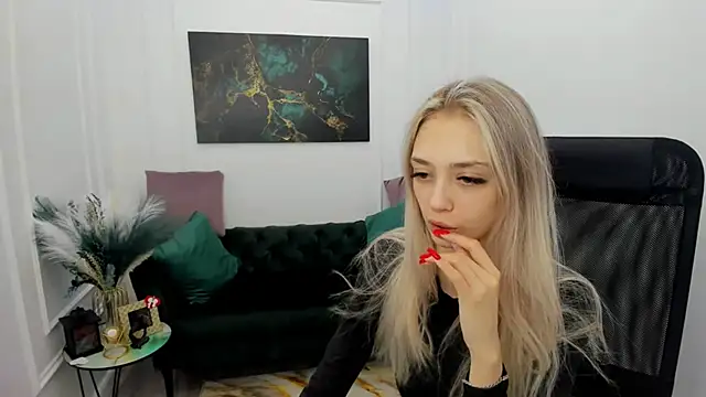 Snapshot of EmilyGraydis chatting on February 19, 3:24 am EmilyGraydis online show from February 19, 3:24 am