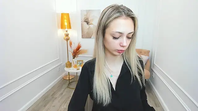 EmilyGraydis online show from April 8, 7:47 pm