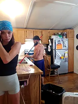Dirty D187 online show from October 3, 6:05 pm