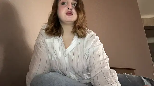 Snapshot of IvyGlimpse chatting on September 12, 10:26 am IvyGlimpse online show from September 12, 10:26 am