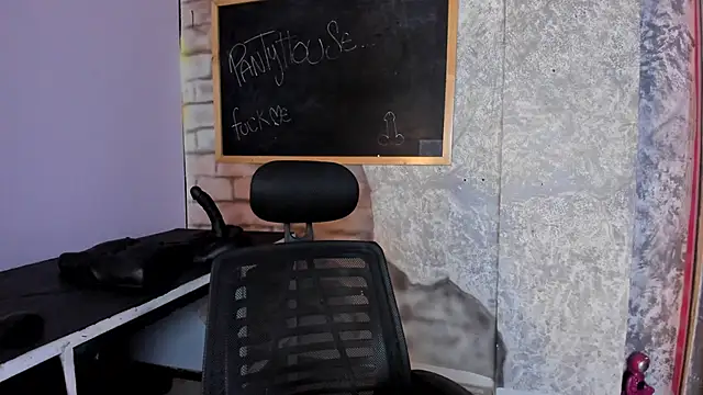 Zairaa Fox online show from November 24, 7:02 pm