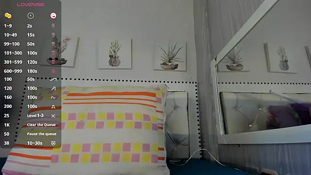 nahomi lil online show from October 4, 12:14 pm
