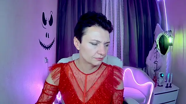 AvaSaturnian online show from October 21, 1:01 pm