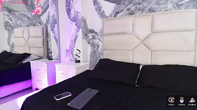 JadeGolden  online show from September 23, 1:03 pm