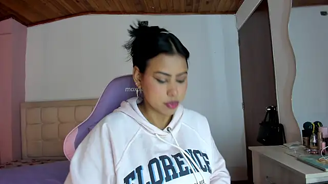 Michluxe 69 online show from July 28, 2:51 am