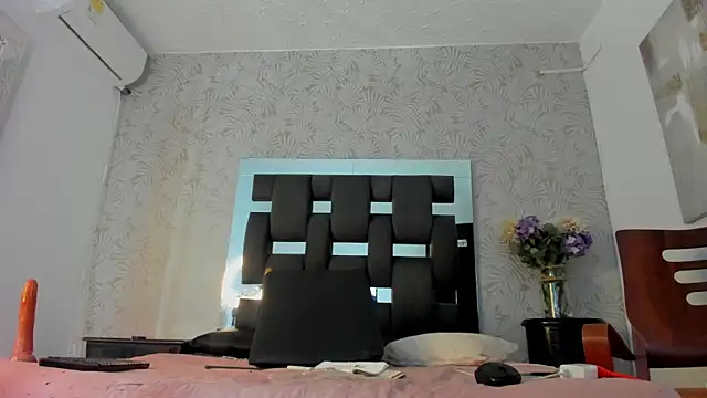 Snapshot of MissDiabla_ chatting on October 29, 12:51 pm MissDiabla online show from October 29, 12:51 pm