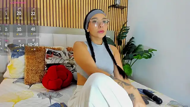 Roseaurora online show from September 19, 11:55 am