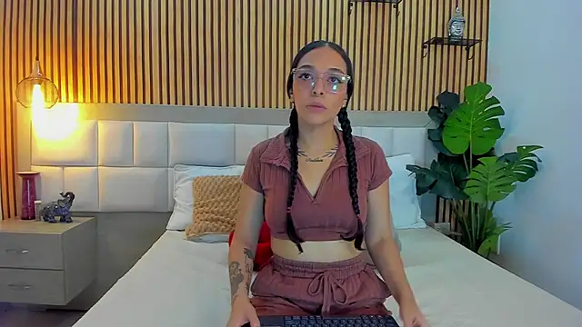 Roseaurora online show from November 11, 12:38 pm