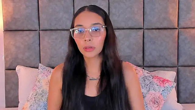 Snapshot of Roseaurora chatting on July 2, 11:16 am Roseaurora online show from July 2, 11:16 am