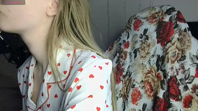 BabbbyFoxxx online show from April 9, 5:07 am