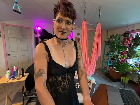 kinkycanner online show from April 11, 11:09 pm