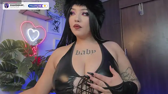 Snapshot of diamond_dustt chatting on October 8, 7:33 pm diamond dustt online show from October 8, 7:33 pm