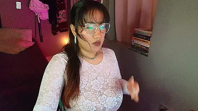 sophiejuicy  online show from January 16, 12:36 am
