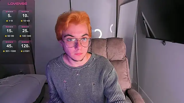 Snapshot of tyler_bergg chatting on September 28, 10:48 pm tyler bergg online show from September 28, 10:48 pm