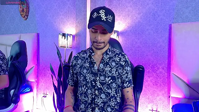 Snapshot of HairyDiamond_ chatting on September 29, 12:05 am HairyDiamond online show from September 29, 12:05 am