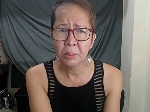 Snapshot of radar777 chatting on March 1, 11:40 pm radar777 online show from March 1, 11:40 pm